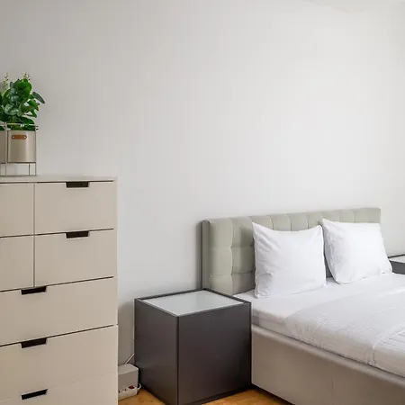 Park Serenity By Bookinghost *